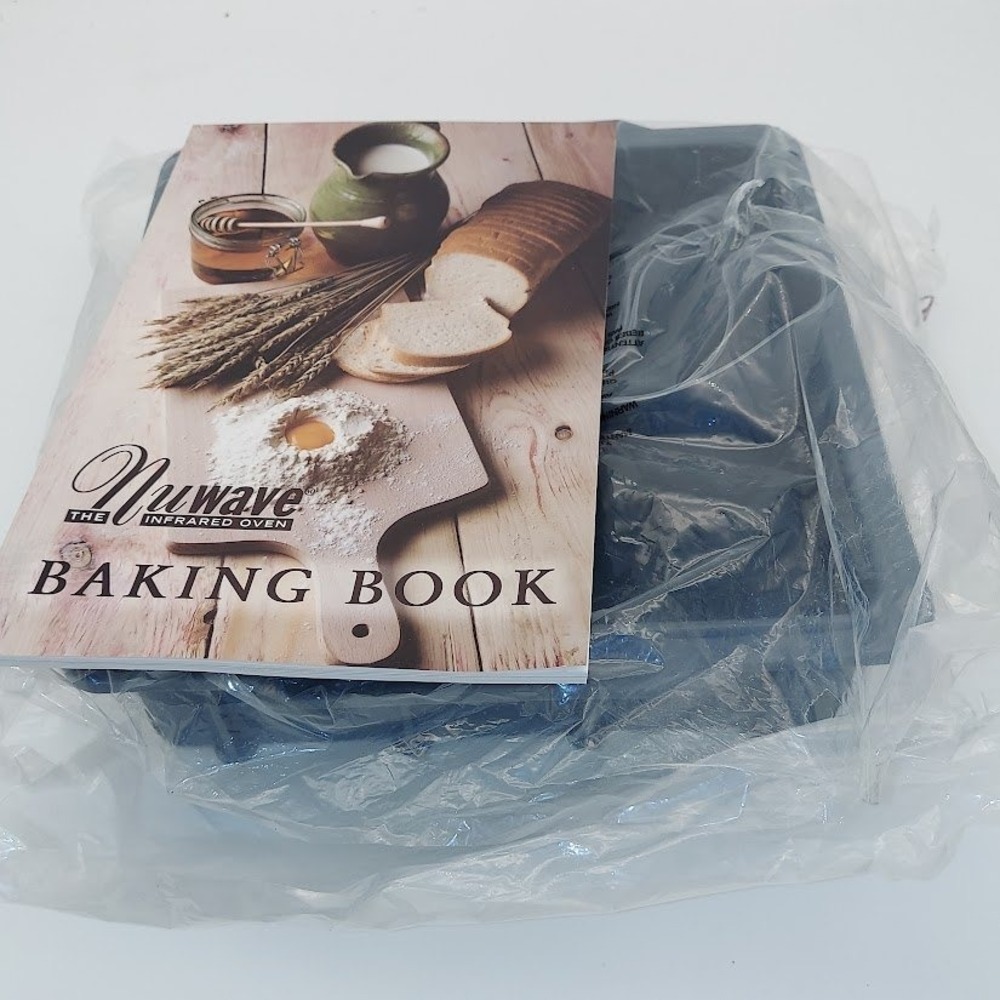 Nuwave Silicone Bakeware Set 8x8 Baking Pan Model 22111‎ with Baking Book NEW